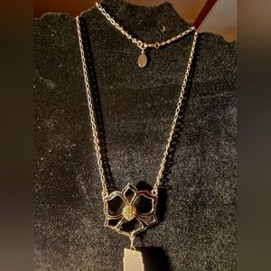 NWT SPRING STREET Silver-Tone Openwork Flower Pendant Necklace with Rhinestone